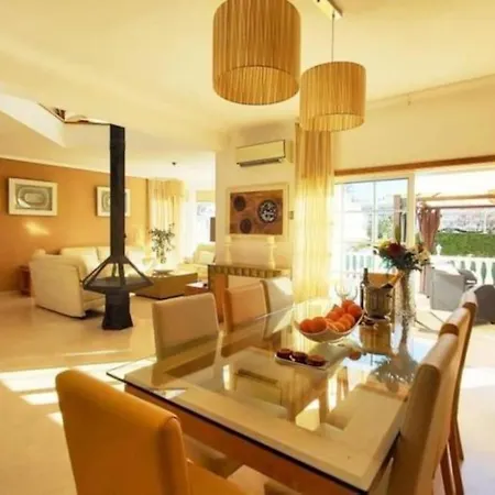 Girassol - Privat Pool & Garage & Center Villa