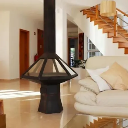 Villa Girassol - Privat Pool & Garage & Center
