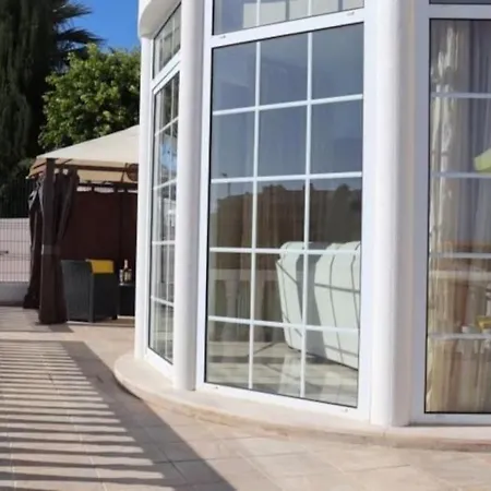 Girassol - Privat Pool & Garage & Center Villa *