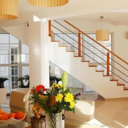 Girassol - Privat Pool & Garage & Center Albufeira